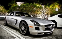     Mercedes-Benz SLS  